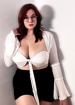 Carmen Curvy